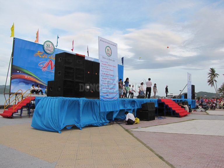 khán đài sân khấu