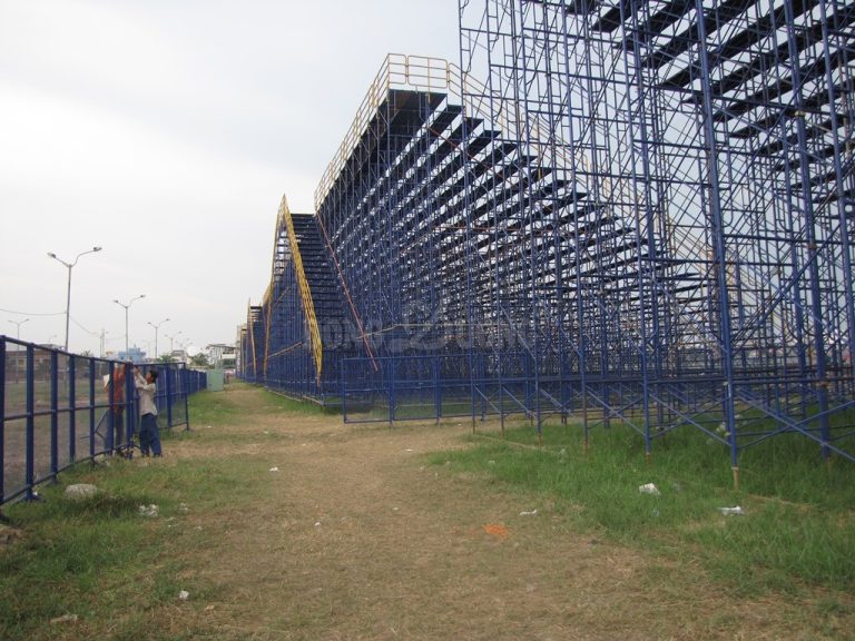 khán đài sân khấu hàng rào