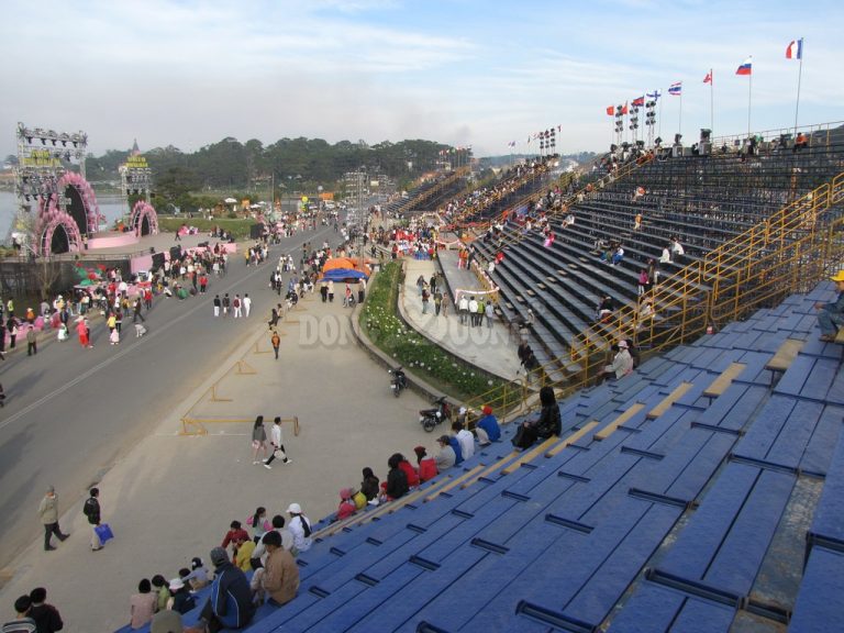 khán đài sân khấu